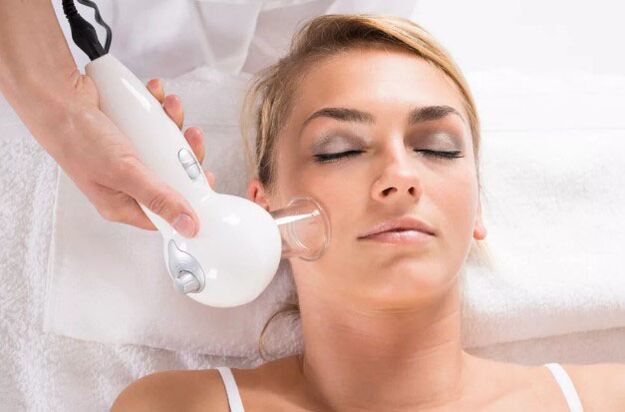 Procedura vakuumske masaže pomoći će vam da očistite kožu lica i izgladite bore
